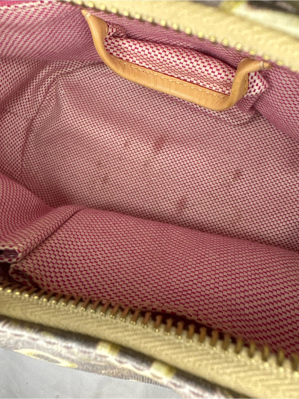 Dooney & Bourke Signature Bucket Shoulder Bag Coated Canvas. With Heart Charm - Picture 10 of 12